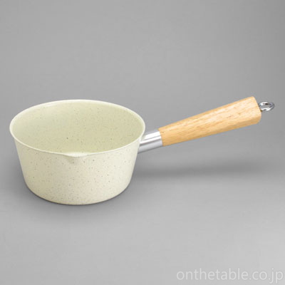 アプソリュマンメゾン